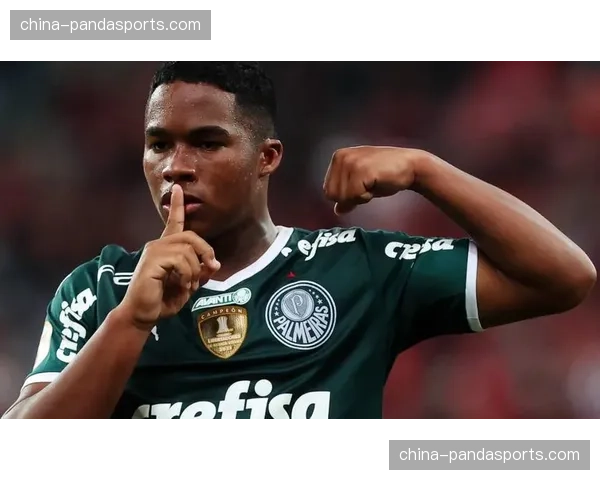 恩德里克进球后挑衅庆祝引争议，阿什拉夫场边劝阻画面